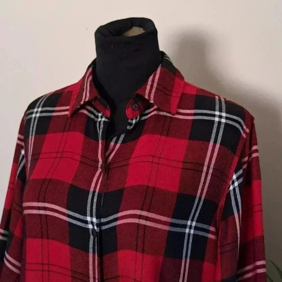 Chaps Ladies Red Plaid Shirt Medium Blouse Lightweight Red Black White Tunic - Picture 5 of 14